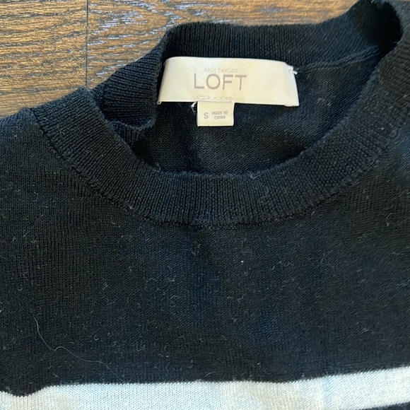 LOFT sequin shoulder striped sweater Small - Picture 4 of 4